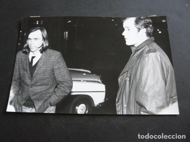 Fotos de cantantes: JAVIER REBOLLO Y ANTONIO RESINES ACTOR ANTIGUA FOTOGRAFIA ORIGINAL 15 X 24 CM