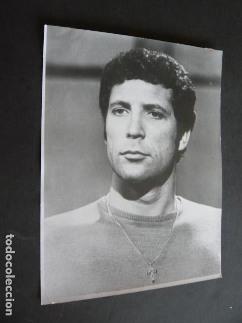 Photos of Singers: TOM JONES CANTANTE ANTIGUA FOTOGRAFIA ORIGINAL 18 X 24 CM