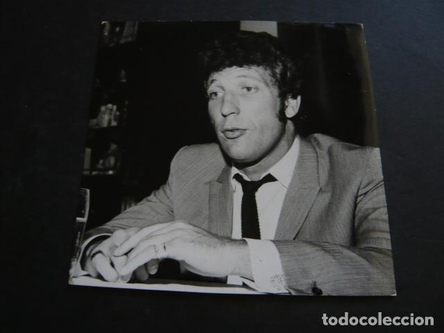Fotos de Cantores: TOM JONES CANTANTE ANTIGUA FOTOGRAFIA ORIGINAL 14.4 X 14.4 CM