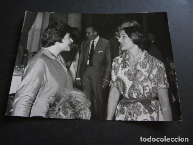 Photos de Chanteurs et Chanteuses: VICTORIA DE LOS ANGELES CANTANTE ANTIGUA FOTOGRAFIA ORIGINAL 13 X 18 CM