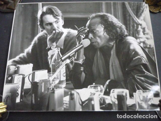 Photos of Singers: MILES DAVIS MUSICO JAZZ EN MADRID ANTIGUA FOTOGRAFIA 24 X 18 CM