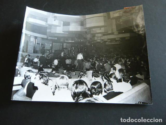 Fotos de cantantes: PALMA MALLORCA DISCO BARBARELLA OHIO EXPRESS CONJUNTO MUSICAL ANTIGUA FOTOGRAFIA ORIGINAL 18 X 24 CM