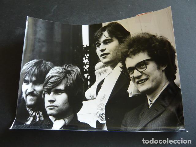 Fotos de cantantes: THE MARCH HARE CONJUNTO MUSICAL ANTIGUA FOTOGRAFIA ORIGINAL 18 X 24 CM