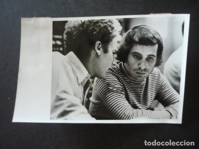 Fotos de cantantes: SIMON & GARFUNKEL CONJUNTO MUSICAL ANTIGUA FOTOGRAFIA ORIGINAL 12 X 18 CM
