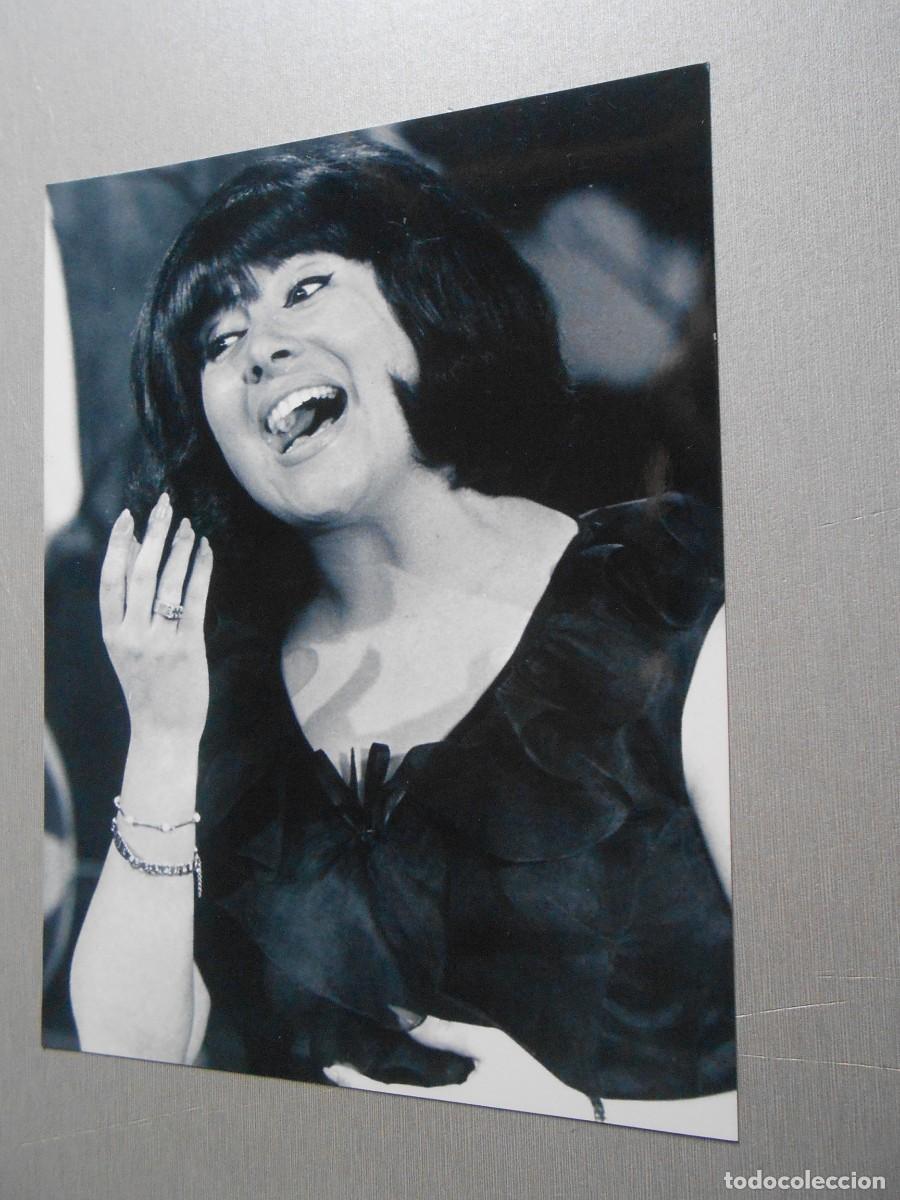 Fotos de cantantes: COPIA de Foto de - LUISITA TENOR - de 12,5 x 16,5 cm