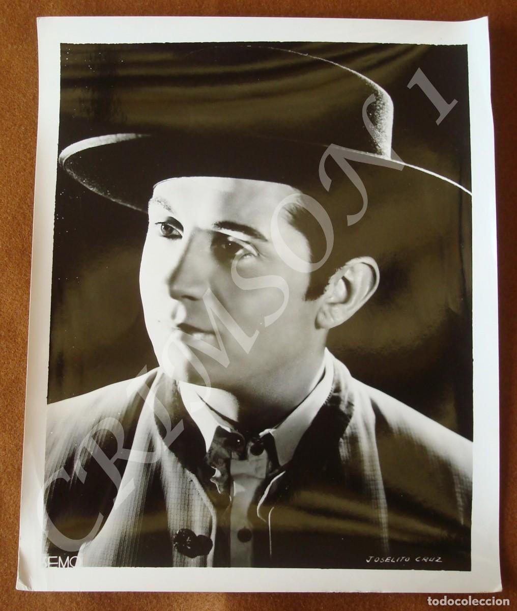 Photos de Chanteurs et Chanteuses: Los Churumbeles de Espa&ntilde;a : Fotograf&iacute;a original del m&uacute;sico y cantante Joselito Cruz