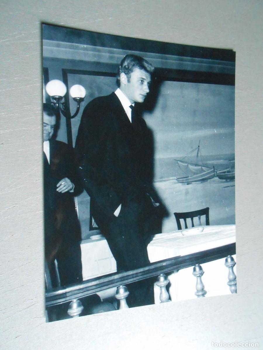 Fotos de cantantes: COPIA de Foto de - JOHNNY HALLYDAY - de 12,5 x 16,5 cm.