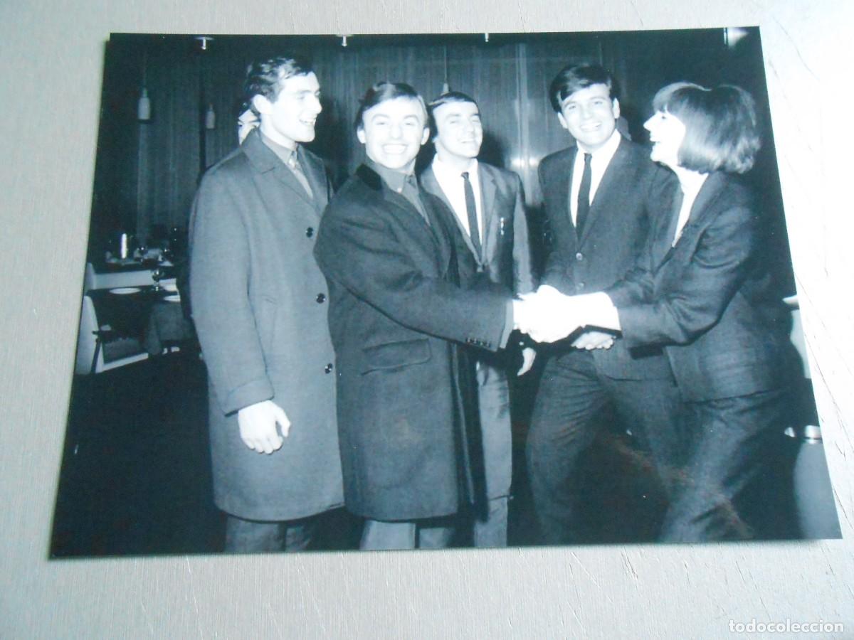 Fotos de cantantes: COPIA de Foto de - CILLA BLACK y BILLY J. KRAMER - de 16,5 x 12,5 cm.