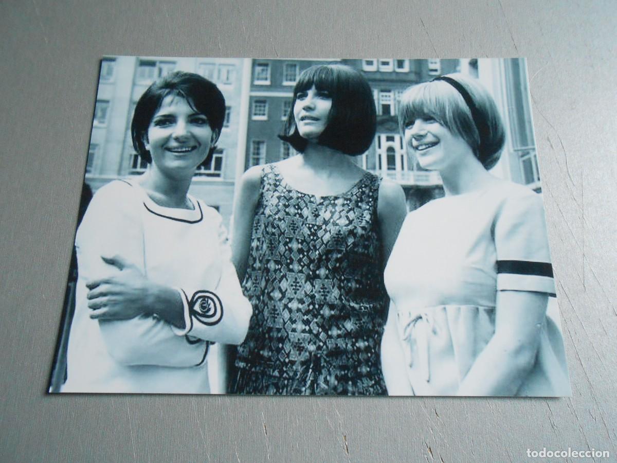 Fotos de cantantes: COPIA de Foto de - RITA PAVONE, SANDIE SHAW y MARIANN - de 16,5 x 12,5 cm.