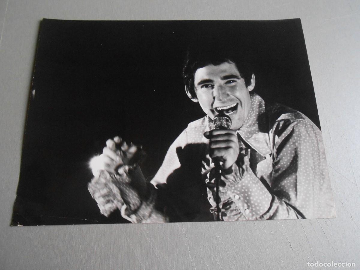 Fotos de cantantes: FOTO de - MIGUEL RIOS - de 24 x 18 cm.