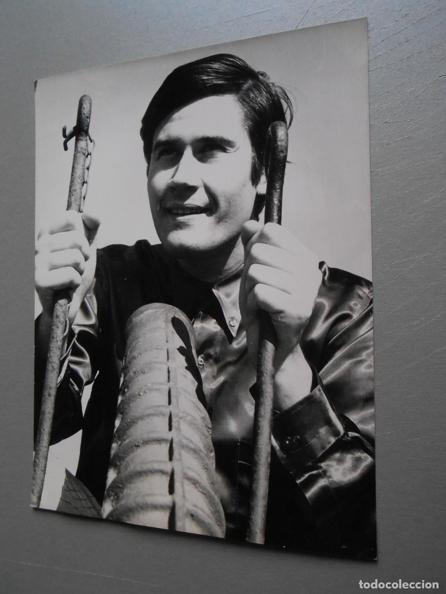 Fotos de cantantes: FOTO de - TONY BERNAN - de 18 x 24 cm.