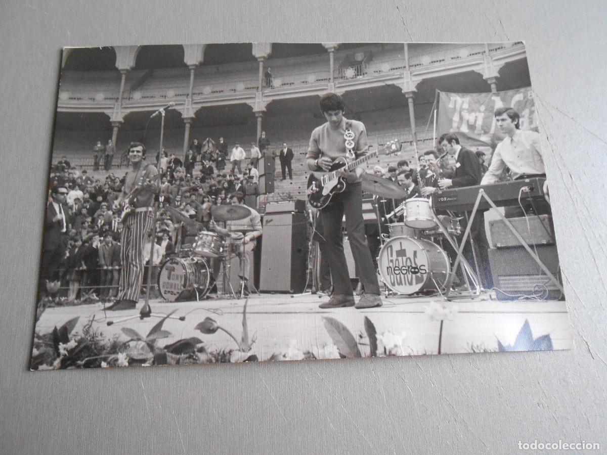 Fotos de cantantes: FOTO de - LOS GATOS NEGROS &oacute; TONY RONALD ?? - de 18 x 12 cm.