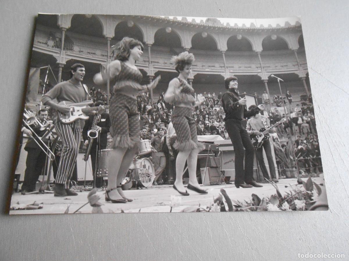 Fotos de cantantes: FOTO de - TONY RONALD - de 18 x 13 cm.