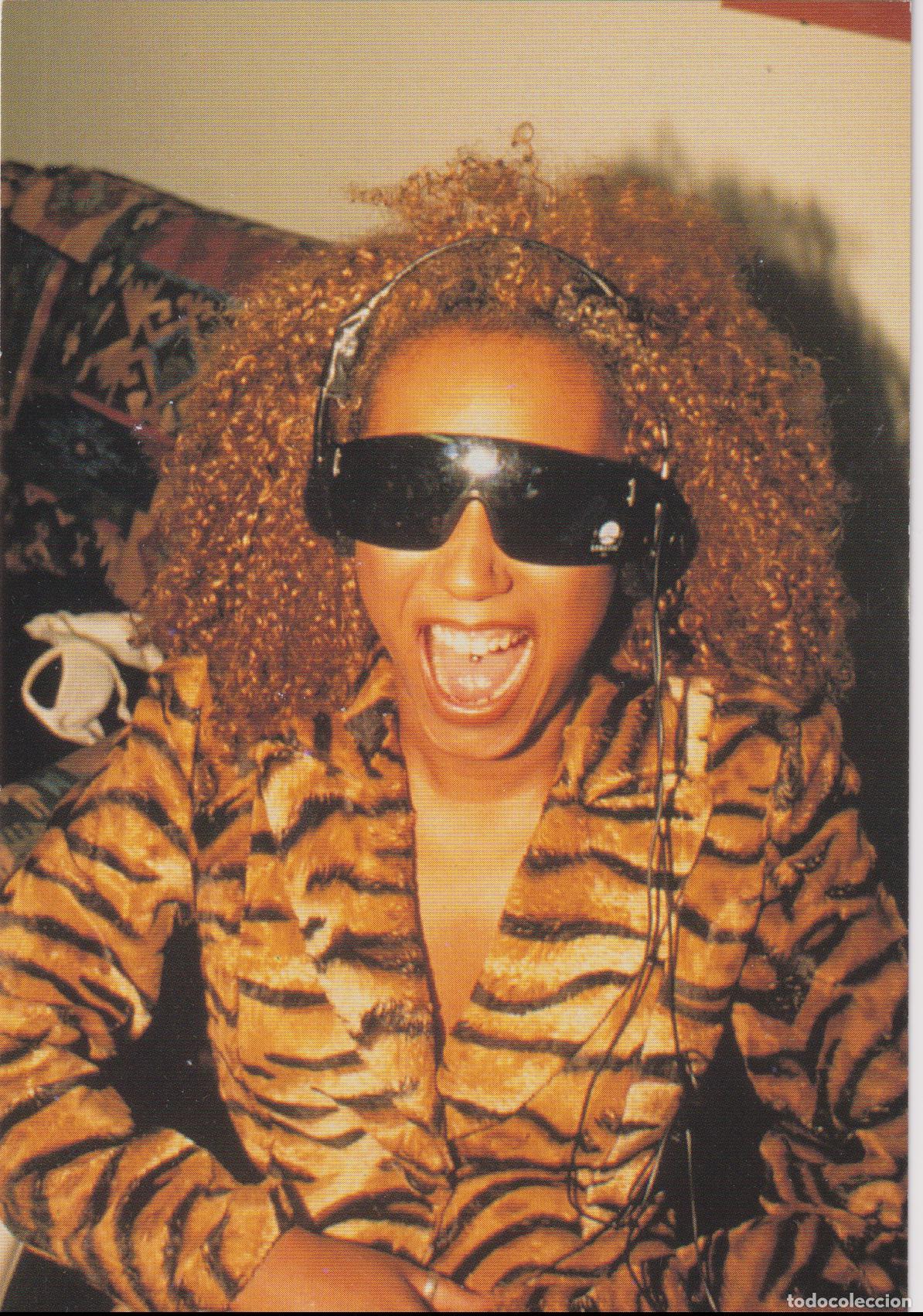 Fotos de cantantes: POSTAL DE LA COMPONENTE DEL GRUPO SPICE GIRLS - MELANIE BROWN &ndash; DORSO EN BLANCO