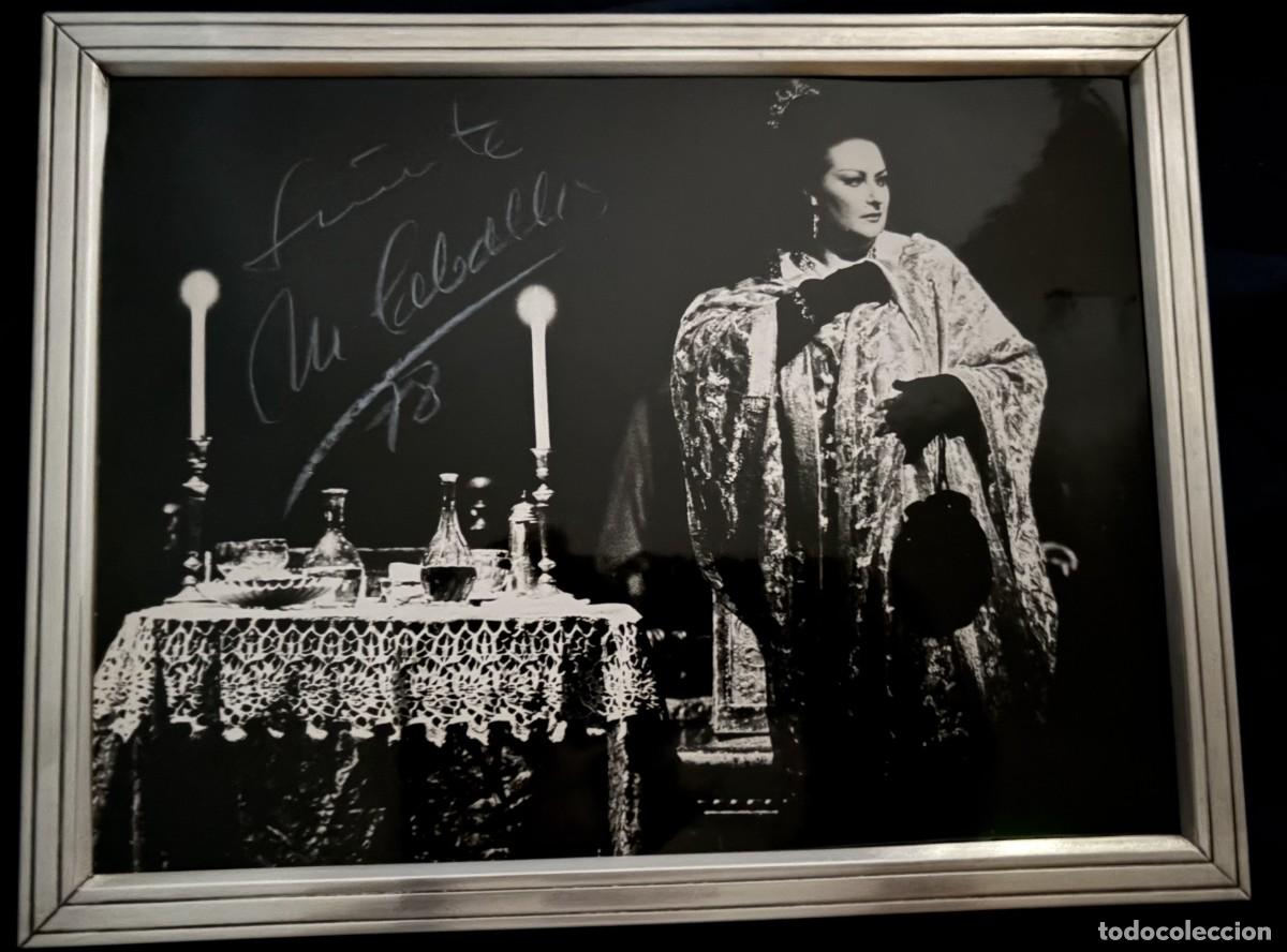 Fotos de cantantes: Fotograf&iacute;a de Montserrat Caball&eacute; firmada y fechada 1978 &ndash; 18 x 24 cm &ndash; enmarcada