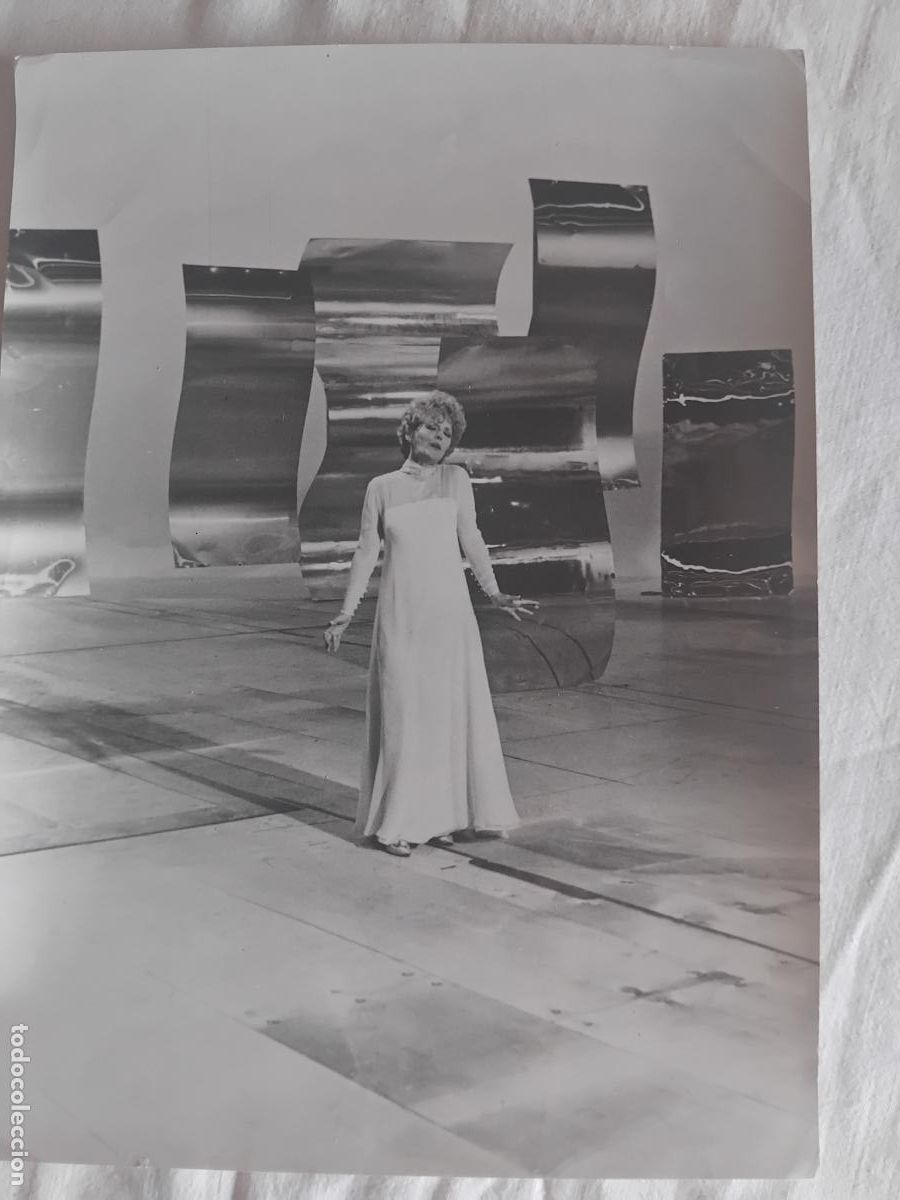 Fotos de cantantes: PETULA CLARK. FOTOGRAFIA DE 18 X 24 CM.