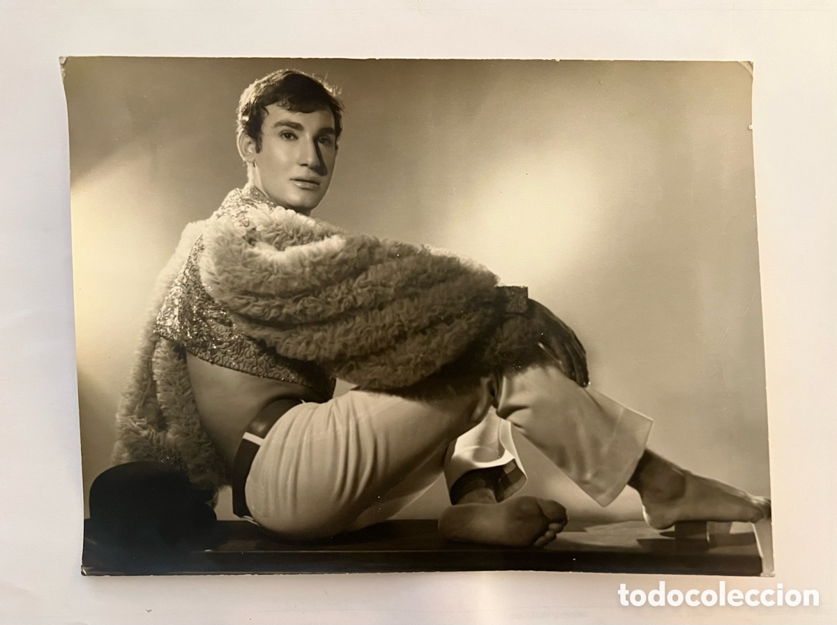 Fotos de cantantes: ALEJANDRO VARGAS.. la nueva voz de la Canci&oacute;n Espa&ntilde;ola&hellip; (h.1965?) Med&iacute;das: 18 x 24 cm
