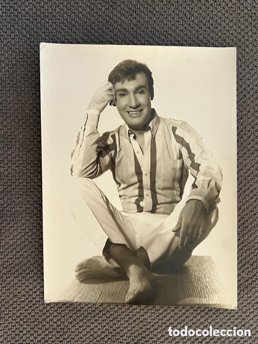 Fotos de cantantes: ALEJANDRO VARGAS.. la nueva voz de la Canci&oacute;n Espa&ntilde;ola&hellip; (h.1970?) Med&iacute;das: 18 x 24 cm