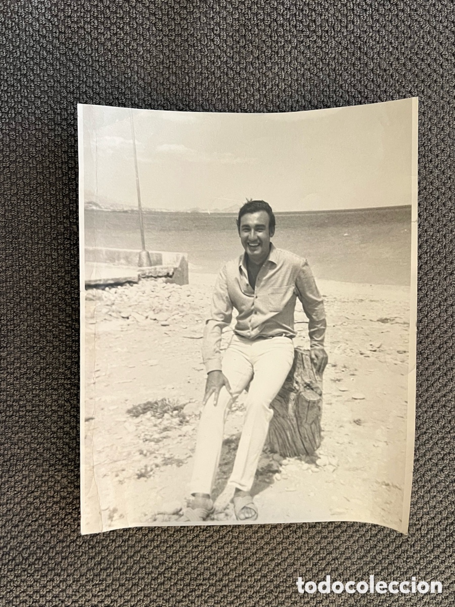 Fotos de cantantes: ALEJANDRO VARGAS.. la nueva voz de la Canci&oacute;n Espa&ntilde;ola&hellip; (h.1970?) Med&iacute;das: 18 x 24 cm