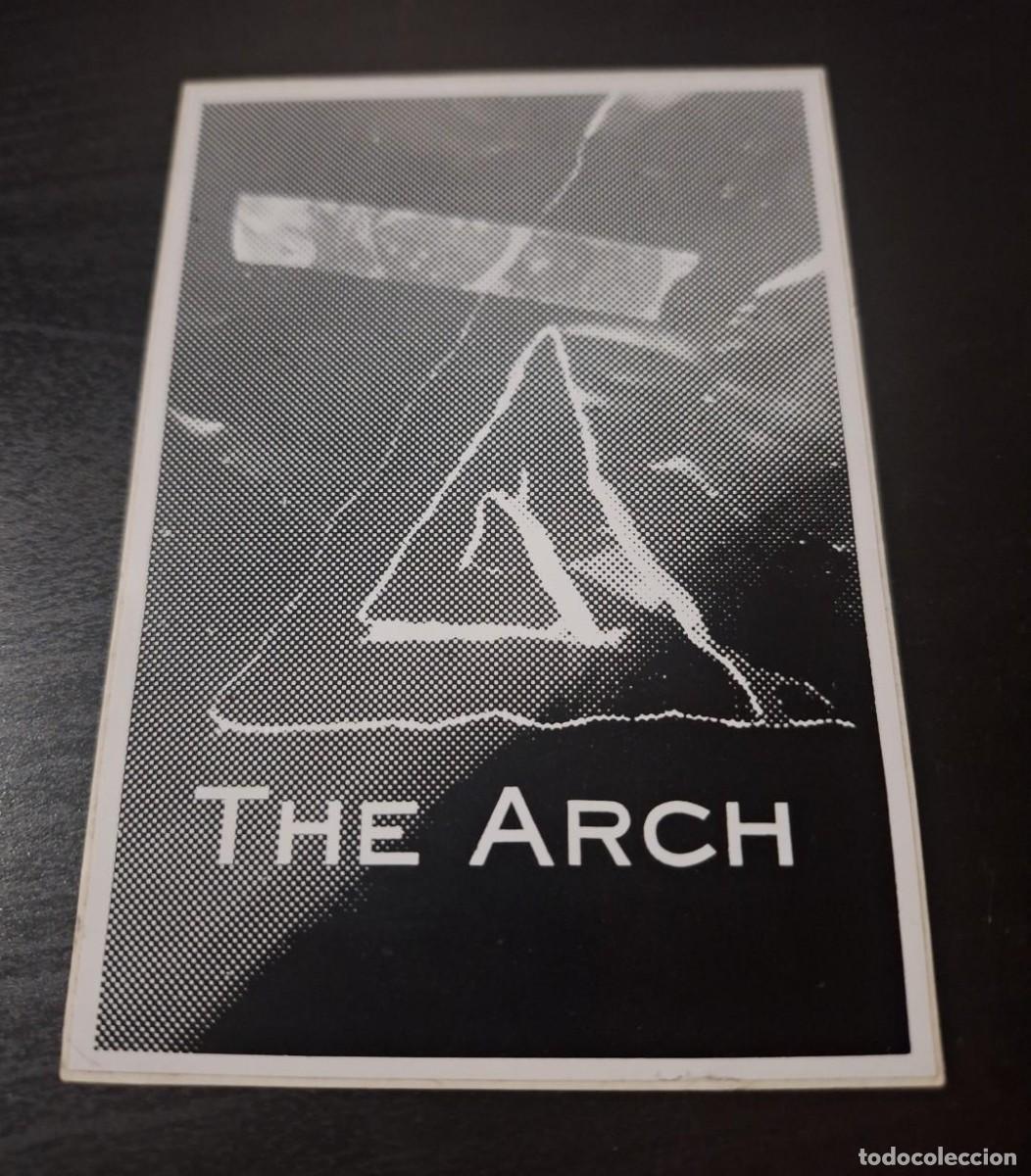 Fotos de cantantes: THE ARCH - ADHESIVO - TECHNO EBM