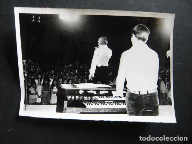 Fotos de cantantes: LOS BRAVOS CONJUNTO MUSICAL ANTIGUA FOTOGRAFIA ORIGINAL 9 X 13 CM