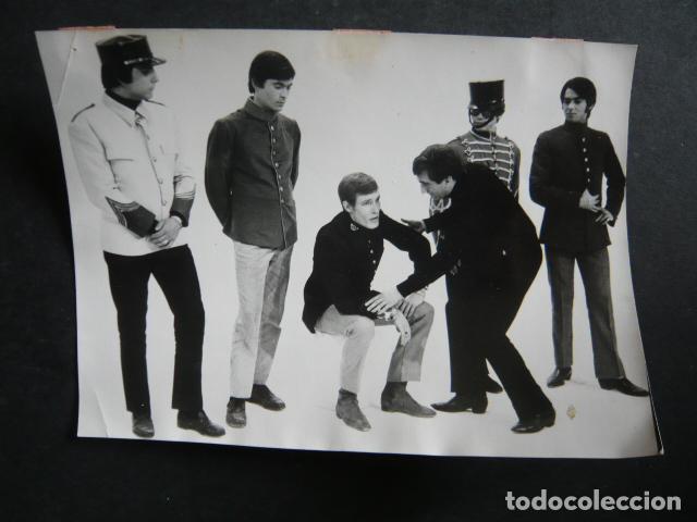 Photos of Singers: LOS BRAVOS CONJUNTO MUSICAL ANTIGUA FOTOGRAFIA ORIGINAL 12 X 16 CM
