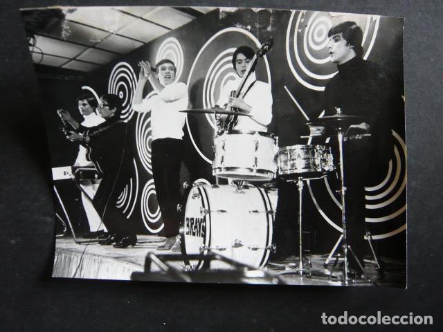 Photos de Chanteurs et Chanteuses: LOS BRAVOS CONJUNTO MUSICAL ANTIGUA FOTOGRAFIA ORIGINAL 12 X 16 CM