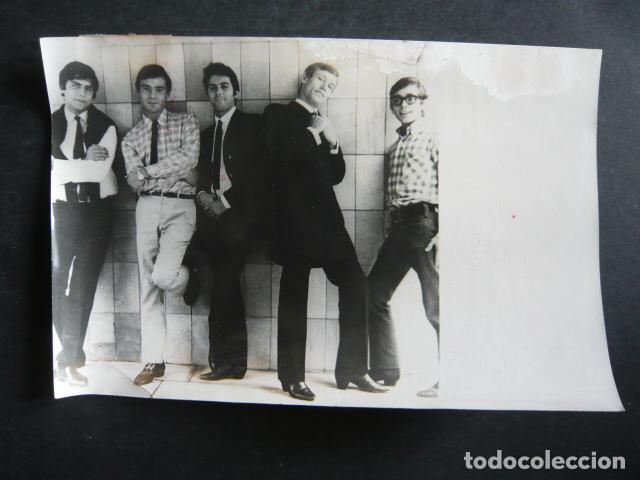 Photos of Singers: LOS BRAVOS CONJUNTO MUSICAL ANTIGUA FOTOGRAFIA ORIGINAL 12 X 18 CM