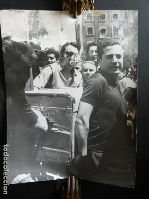 Fotos de cantantes: LOS BRAVOS CONJUNTO MUSICAL ANTIGUA FOTOGRAFIA ORIGINAL 18 X 24 CM
