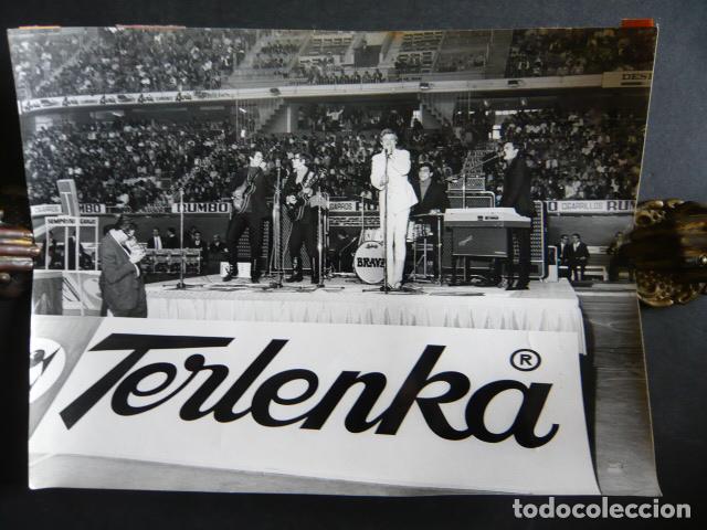 Photos de Chanteurs et Chanteuses: LOS BRAVOS CONJUNTO MUSICAL ANTIGUA FOTOGRAFIA ORIGINAL 18 X 24 CM