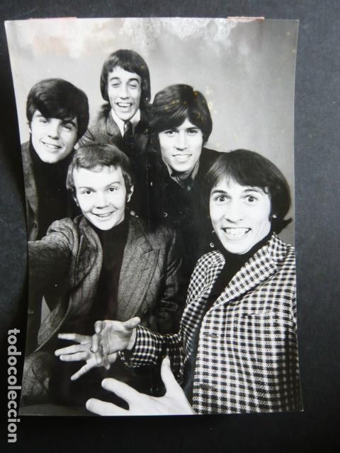 Fotos de cantantes: THE BEE GEES CONJUNTO MUSICAL ANTIGUA FOTOGRAFIA ORIGINAL 12 X 18 CM