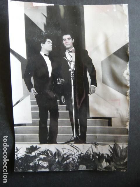 Fotos de cantantes: DUO DINAMICO CONJUNTO MUSICAL ANTIGUA FOTOGRAFIA ORIGINAL 18 X 13 CM