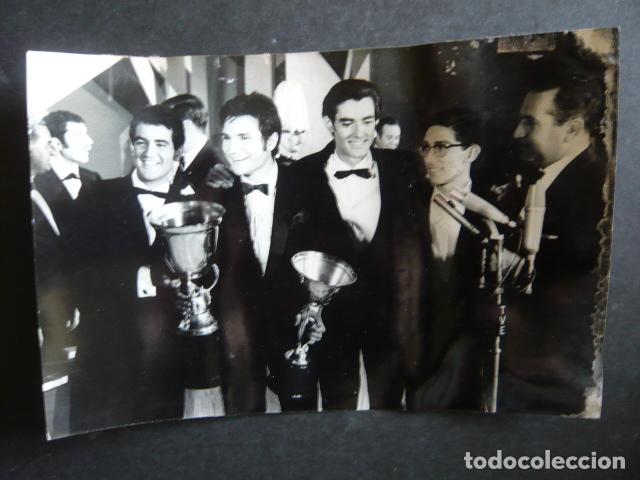 Fotos de Cantores: DUO DINAMICO CONJUNTO MUSICAL CON BRUNO LOMAS ANTIGUA FOTOGRAFIA ORIGINAL 18 X 12 CM
