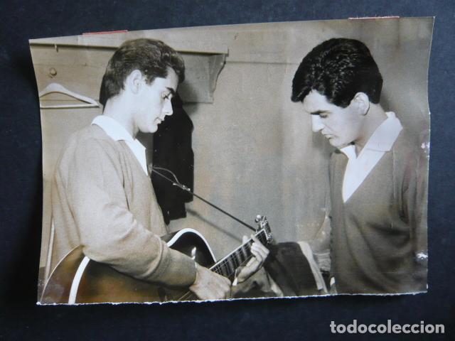 Photos de Chanteurs et Chanteuses: DUO DINAMICO CONJUNTO MUSICAL ANTIGUA FOTOGRAFIA ORIGINAL 18 X 13 CM