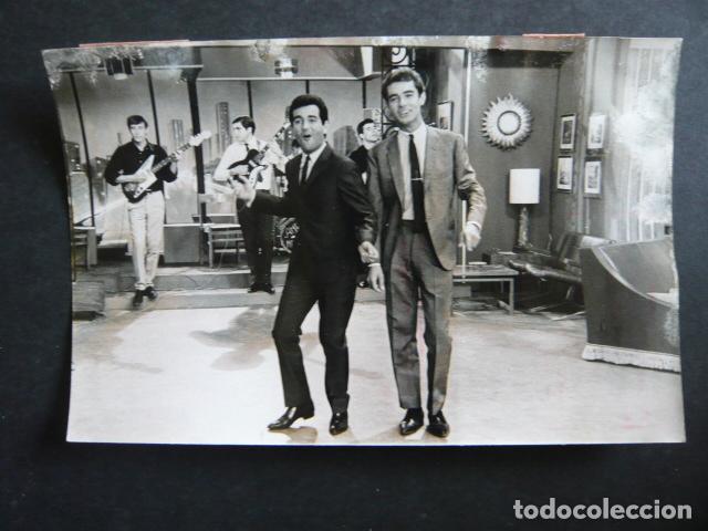Photos de Chanteurs et Chanteuses: DUO DINAMICO CONJUNTO MUSICAL ANTIGUA FOTOGRAFIA ORIGINAL 18 X 13 CM