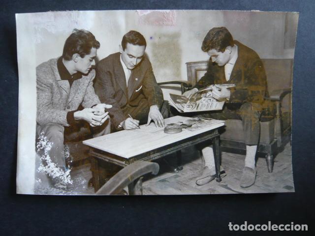 Fotos de Cantores: DUO DINAMICO CONJUNTO MUSICAL ANTIGUA FOTOGRAFIA ORIGINAL 18 X 12 CM