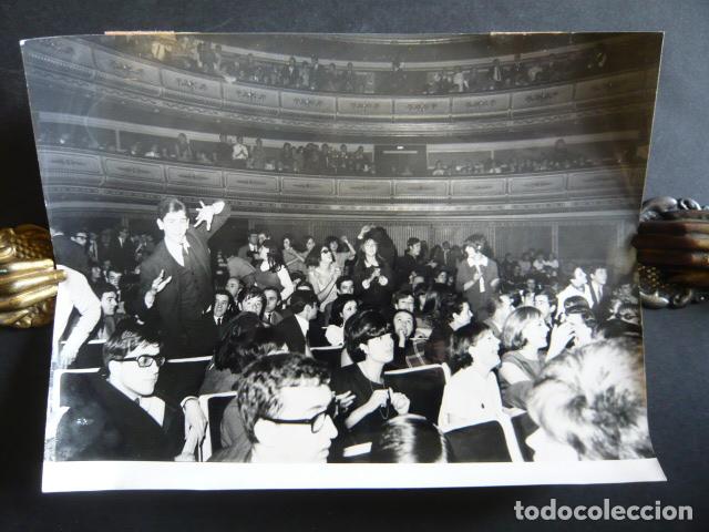 Photos de Chanteurs et Chanteuses: LOS BRAVOS CONJUNTO MUSICAL TEATRO DE LA ZARZUELA MADRID ANTIGUA FOTOGRAFIA ORIGINAL 24 X 18 CM