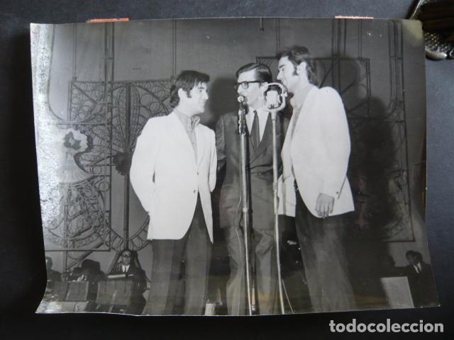 Photos of Singers: DUO DINAMICO CONJUNTO MUSICAL ANTIGUA FOTOGRAFIA ORIGINAL 24 X 18 CM