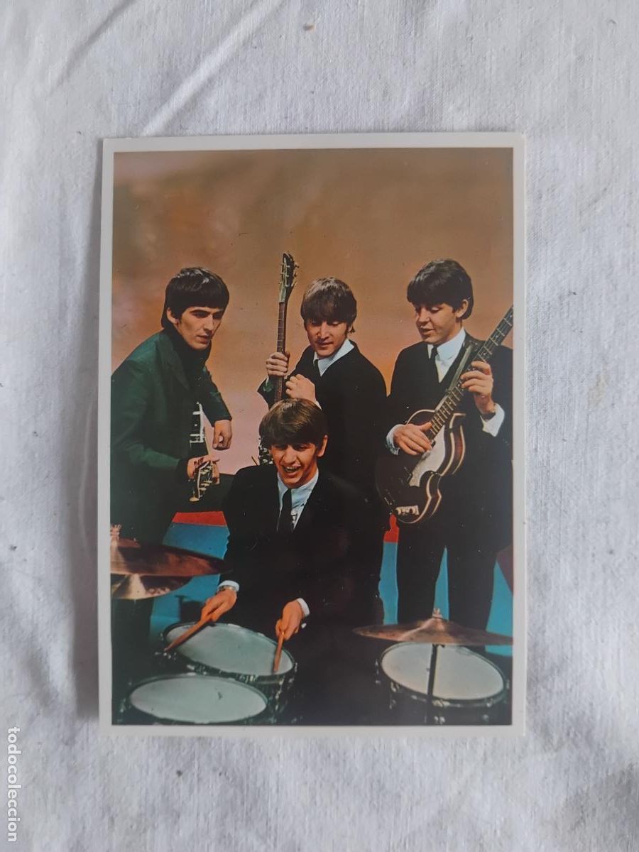 Fotos de cantantes: POSTAL THE BEATLES R 004 A&Ntilde;O 1966. EUROCOMO S.L.