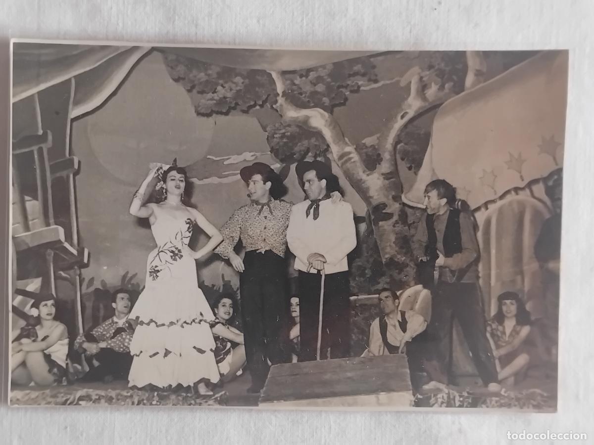Fotos de cantantes: FOTOGRAFIA DE MAUJITA DIAZ PARA LA REVISTA IMAGENES. 18 X 12 CM.