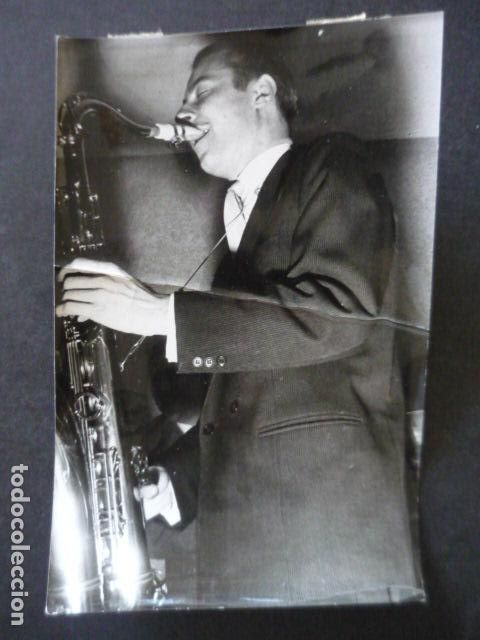 Foto di Cantanti: JAZZ WILLY VAN WALLE SAXOFONISTA ANTIGUA FOTOGRAFIA 18 X 12 CM