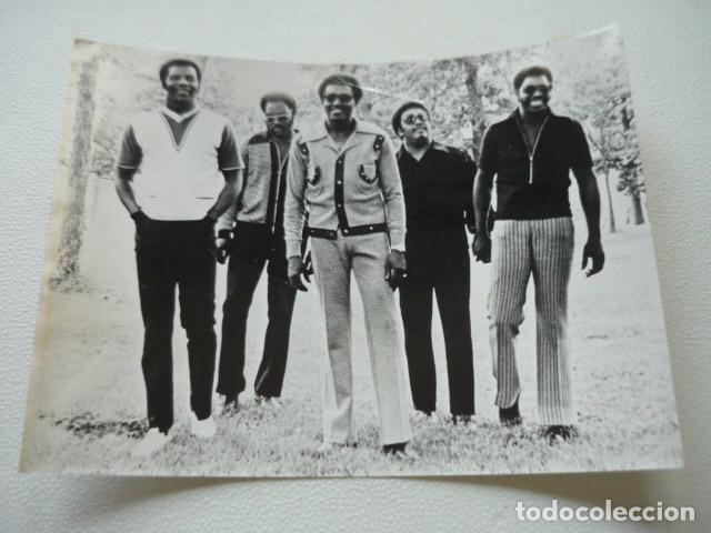 Photos de Chanteurs et Chanteuses: THE SPINNERS CONJUNTO MUSICAL ANTIGUA FOTOGRAFIA ORIGINAL 18 X 24 CM