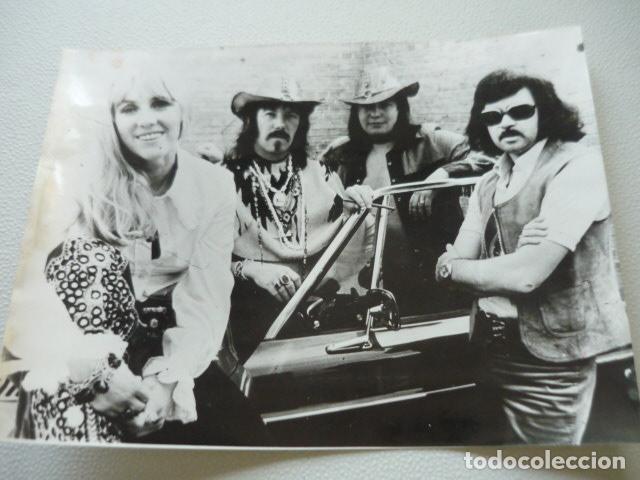 Fotos de cantantes: MIDDLE OF THE ROAD CONJUNTO MUSICAL ANTIGUA FOTOGRAFIA ORIGINAL 18 X 24 CM