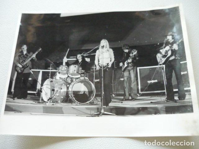 Fotos de Cantores: MIDDLE OF THE ROAD CONJUNTO MUSICAL ANTIGUA FOTOGRAFIA ORIGINAL 18 X 24 CM