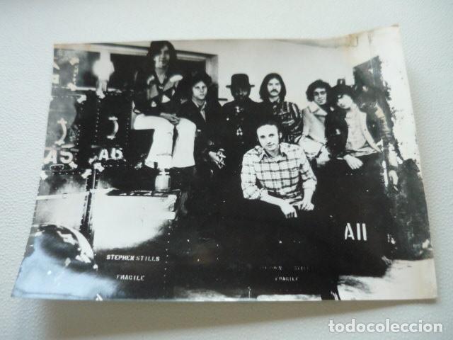 Foto di Cantanti: STEPHEN STILLS & MANASSAS CONJUNTO MUSICAL ANTIGUA FOTOGRAFIA ORIGINAL 18 X 24 CM