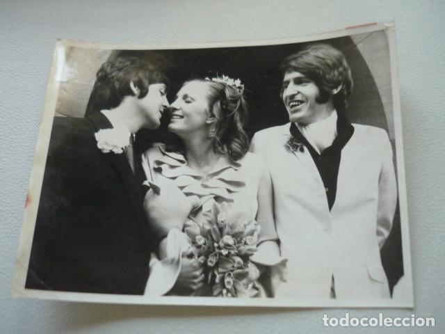 Photos de Chanteurs et Chanteuses: PAUL McCARTNEY BODA ANTIGUA FOTOGRAFIA ORIGINAL 16 X 22 CM