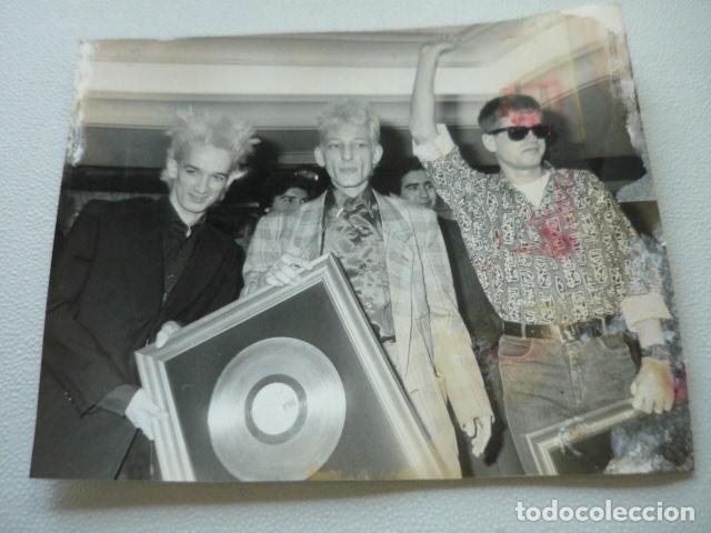 Photos de Chanteurs et Chanteuses: RADIO FUTURA CONJUNTO MUSICAL ANTIGUA FOTOGRAFIA ORIGINAL 18 X 24 CM