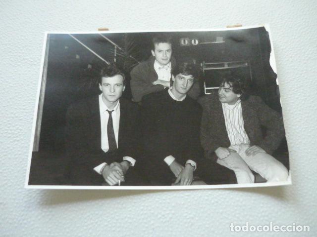 Photos de Chanteurs et Chanteuses: HOMBRES G CONJUNTO MUSICAL ANTIGUA FOTOGRAFIA ORIGINAL 15 X 11 CM