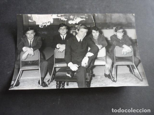 Fotos von Musikern: LOS BRAVOS CONJUNTO MUSICAL ANTIGUA FOTOGRAFIA ORIGINAL 18 X 12 CM