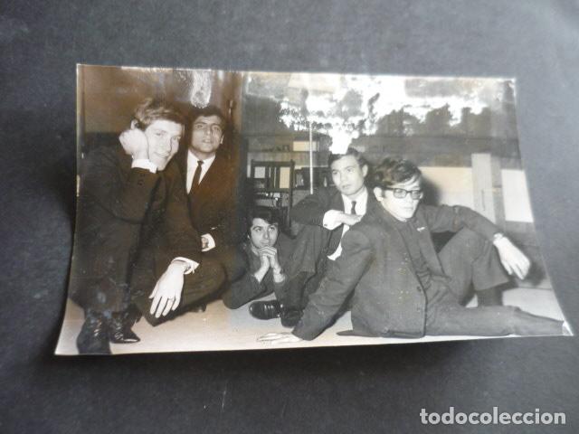 Photos of Singers: LOS BRAVOS CONJUNTO MUSICAL ANTIGUA FOTOGRAFIA ORIGINAL 18 X 12 CM